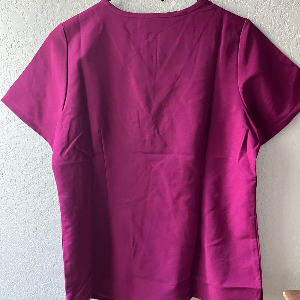 Sangria mandala scrub top small - Picture 4 of 4